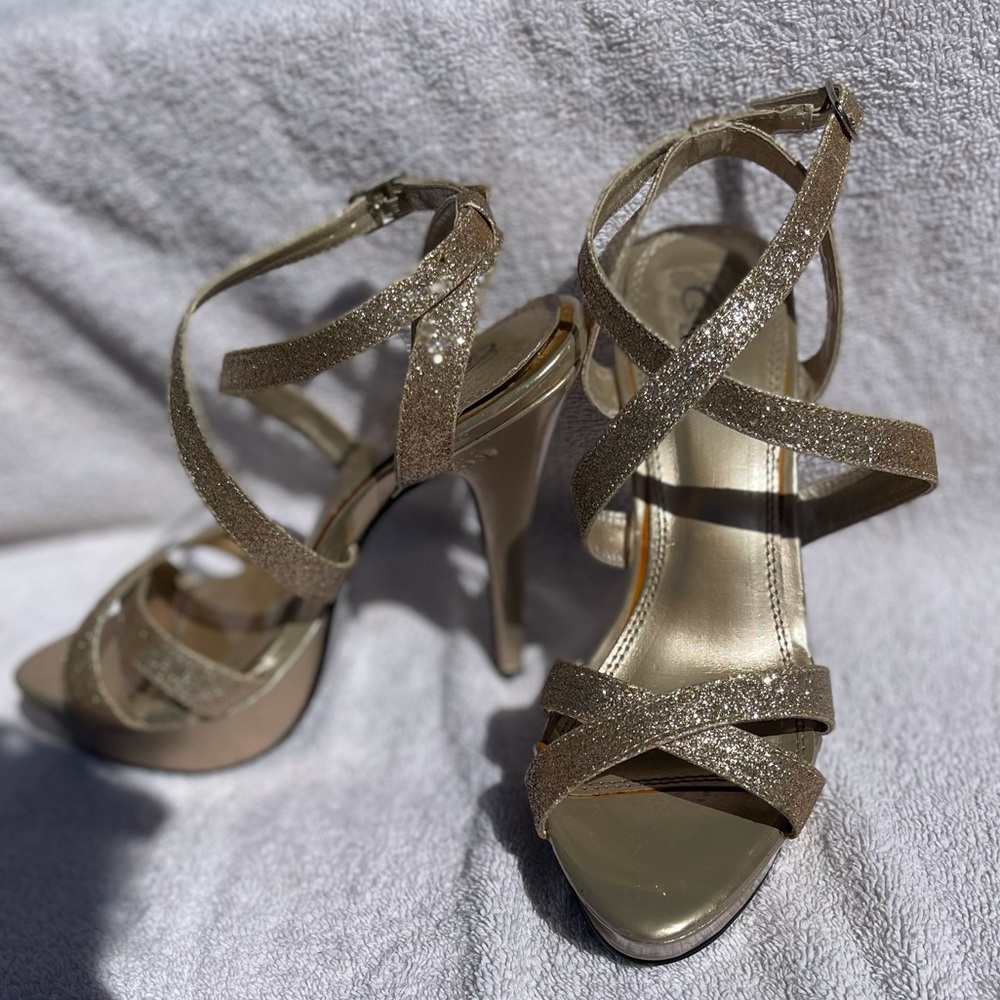 Camille La Vie Gold Heels size 7